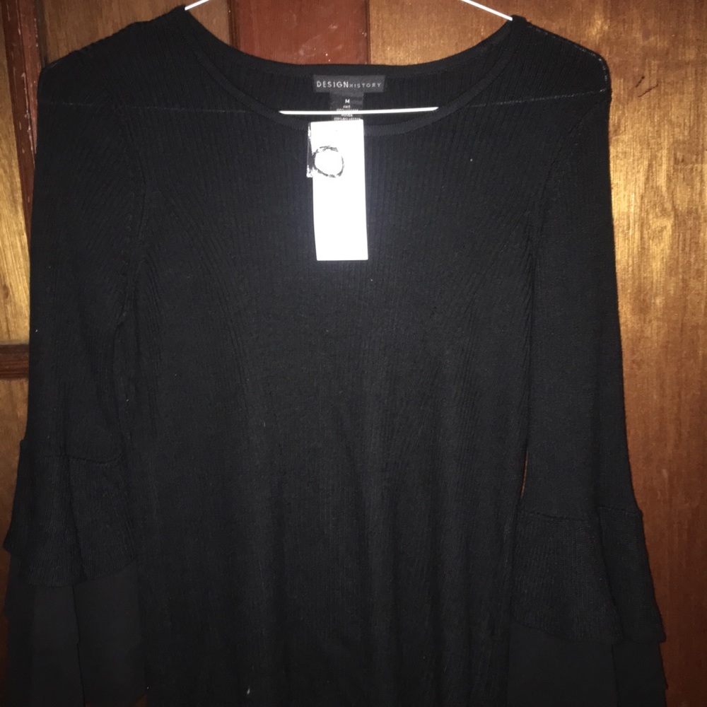 Design history black flowey sleeve sweater